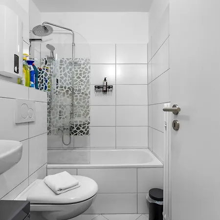 Federnest Living - Design Luxus, Vollausstattung, 2 Min Hbf Duisburg, Betten, 2 55