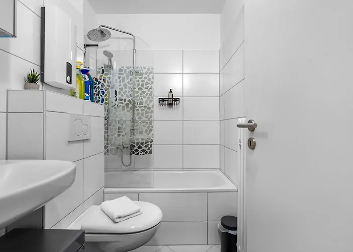 Design Luxus, Vollausstattung, 2 Min Hbf Duisburg, Betten, 2 55 Tv, Netflix, W24 * Duisburg